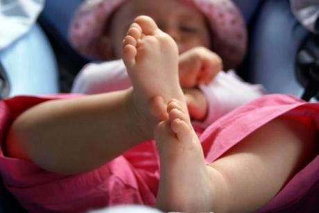 Małe "Wielkie Stopy"<a href="profile.php?lookup=540"> - miecia</a><br/>
		         Komentarzy: 3
 Obejrzano:  28771 Ocena: <img src="images/star.gif" alt="*" style="vertical-align:middle"/><img src="images/star.gif" alt="*" style="vertical-align:middle"/><img src="images/star.gif" alt="*" style="vertical-align:middle"/><img src="images/star.gif" alt="*" style="vertical-align:middle"/><img src="images/star.gif" alt="*" style="vertical-align:middle"/>
