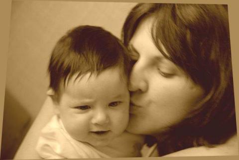 My<a href="profile.php?lookup=240"> - maama</a><br/>
		         Komentarzy: 1
 Obejrzano:  35666 Ocena: <img src="images/star.gif" alt="*" style="vertical-align:middle"/><img src="images/star.gif" alt="*" style="vertical-align:middle"/><img src="images/star.gif" alt="*" style="vertical-align:middle"/><img src="images/star.gif" alt="*" style="vertical-align:middle"/><img src="images/star.gif" alt="*" style="vertical-align:middle"/>
