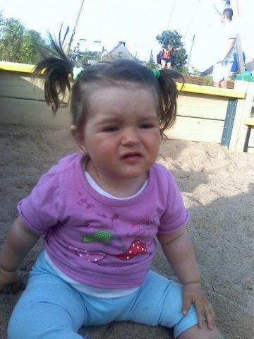 :)<a href="profile.php?lookup=282"> - anulka0072</a><br/>
		         Komentarzy: 1
 Obejrzano:  30277 Ocena: <img src="images/star.gif" alt="*" style="vertical-align:middle"/><img src="images/star.gif" alt="*" style="vertical-align:middle"/><img src="images/star.gif" alt="*" style="vertical-align:middle"/><img src="images/star.gif" alt="*" style="vertical-align:middle"/>
