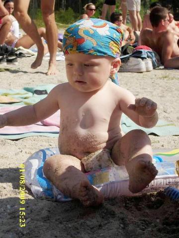 wspomnienie lata:)<a href="profile.php?lookup=352"> - senepa</a><br/>
		         Komentarzy: 4
 Obejrzano:  36311 Ocena: <img src="images/star.gif" alt="*" style="vertical-align:middle"/><img src="images/star.gif" alt="*" style="vertical-align:middle"/><img src="images/star.gif" alt="*" style="vertical-align:middle"/><img src="images/star.gif" alt="*" style="vertical-align:middle"/><img src="images/star.gif" alt="*" style="vertical-align:middle"/>
