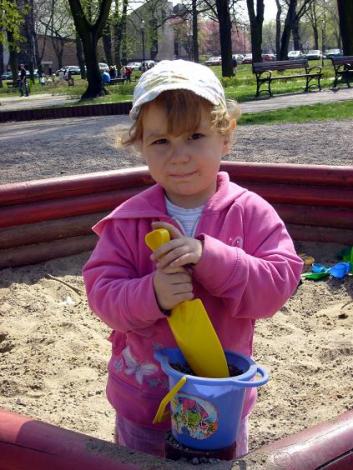 Martynka<a href="profile.php?lookup=94"> - MamaMartynki</a><br/>
		         Komentarzy: 1
 Obejrzano:  28254 Ocena: <img src="images/star.gif" alt="*" style="vertical-align:middle"/><img src="images/star.gif" alt="*" style="vertical-align:middle"/><img src="images/star.gif" alt="*" style="vertical-align:middle"/>
