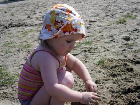 tworze babki z piasku<a href="profile.php?lookup=535"> - hanciasek</a><br/>
		         Komentarzy: 0
 Obejrzano:  28523 Ocena: Brak
