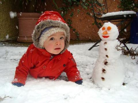 Alanek i jego pierwszy bałwanek<a href="profile.php?lookup=216"> - aneczkakorcz</a><br/>
		         Komentarzy: 0
 Obejrzano:  28076 Ocena: <img src="images/star.gif" alt="*" style="vertical-align:middle"/><img src="images/star.gif" alt="*" style="vertical-align:middle"/><img src="images/star.gif" alt="*" style="vertical-align:middle"/><img src="images/star.gif" alt="*" style="vertical-align:middle"/>
