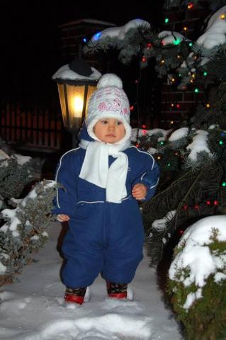 Zimowo<a href="profile.php?lookup=465"> - EMISIA</a><br/>
		         Komentarzy: 1
 Obejrzano:  34356 Ocena: <img src="images/star.gif" alt="*" style="vertical-align:middle"/><img src="images/star.gif" alt="*" style="vertical-align:middle"/><img src="images/star.gif" alt="*" style="vertical-align:middle"/><img src="images/star.gif" alt="*" style="vertical-align:middle"/>
