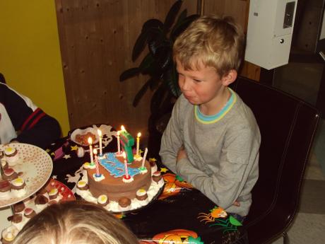 urodziny<a href="profile.php?lookup=573"> - monika0508</a><br/>
		         Komentarzy: 0
 Obejrzano:  26466 Ocena: Brak
