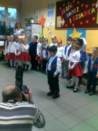 Dzień Babci i Dziadka<a href="profile.php?lookup=387"> - regisia8</a><br/>
		         Komentarzy: 1
 Obejrzano:  23819 Ocena: Brak
