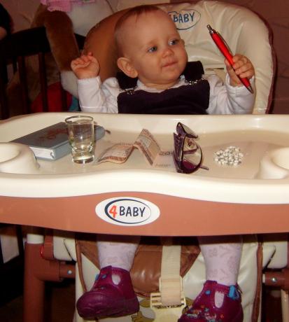 OLIWIA<a href="profile.php?lookup=495"> - anitaptak34</a><br/>
		         Komentarzy: 1
 Obejrzano:  27168 Ocena: <img src="images/star.gif" alt="*" style="vertical-align:middle"/><img src="images/star.gif" alt="*" style="vertical-align:middle"/><img src="images/star.gif" alt="*" style="vertical-align:middle"/><img src="images/star.gif" alt="*" style="vertical-align:middle"/><img src="images/star.gif" alt="*" style="vertical-align:middle"/>
