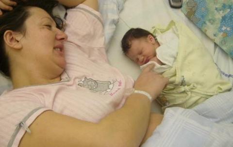 Pierwszy dzień Marcepanka<a href="profile.php?lookup=61"> - sylwia1852</a><br/>
		         Komentarzy: 1
 Obejrzano:  32267 Ocena: <img src="images/star.gif" alt="*" style="vertical-align:middle"/><img src="images/star.gif" alt="*" style="vertical-align:middle"/><img src="images/star.gif" alt="*" style="vertical-align:middle"/>
