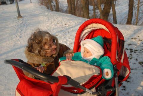 zabrała babcia dida :)<a href="profile.php?lookup=240"> - maama</a><br/>
		         Komentarzy: 0
 Obejrzano:  27616 Ocena: Brak
