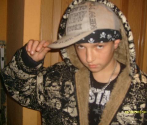 Olek<a href="profile.php?lookup=388"> - Alex</a><br/>
		         Komentarzy: 4
 Obejrzano:  35571 Ocena: <img src="images/star.gif" alt="*" style="vertical-align:middle"/><img src="images/star.gif" alt="*" style="vertical-align:middle"/><img src="images/star.gif" alt="*" style="vertical-align:middle"/><img src="images/star.gif" alt="*" style="vertical-align:middle"/><img src="images/star.gif" alt="*" style="vertical-align:middle"/>
