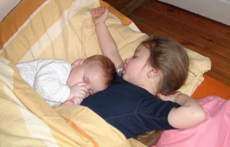 spiochy<a href="profile.php?lookup=571"> - EMILA28</a><br/>
		         Komentarzy: 2
 Obejrzano:  26279 Ocena: <img src="images/star.gif" alt="*" style="vertical-align:middle"/><img src="images/star.gif" alt="*" style="vertical-align:middle"/><img src="images/star.gif" alt="*" style="vertical-align:middle"/><img src="images/star.gif" alt="*" style="vertical-align:middle"/><img src="images/star.gif" alt="*" style="vertical-align:middle"/>
