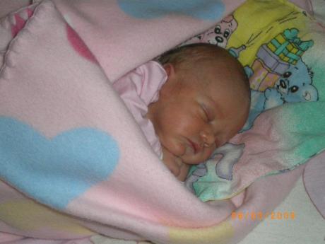 OLIWIA<a href="profile.php?lookup=495"> - anitaptak34</a><br/>
		         Komentarzy: 1
 Obejrzano:  26462 Ocena: <img src="images/star.gif" alt="*" style="vertical-align:middle"/><img src="images/star.gif" alt="*" style="vertical-align:middle"/><img src="images/star.gif" alt="*" style="vertical-align:middle"/><img src="images/star.gif" alt="*" style="vertical-align:middle"/><img src="images/star.gif" alt="*" style="vertical-align:middle"/>
