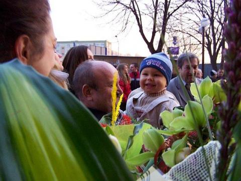  u dziadka na rękach<a href="profile.php?lookup=176"> - mATEUSZ f</a><br/>
		         Komentarzy: 0
 Obejrzano:  38986 Ocena: <img src="images/star.gif" alt="*" style="vertical-align:middle"/><img src="images/star.gif" alt="*" style="vertical-align:middle"/><img src="images/star.gif" alt="*" style="vertical-align:middle"/><img src="images/star.gif" alt="*" style="vertical-align:middle"/>
