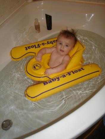 Nasz OLi<a href="profile.php?lookup=19"> - pj_owie</a><br/>
		         Komentarzy: 3
 Obejrzano:  45315 Ocena: <img src="images/star.gif" alt="*" style="vertical-align:middle"/><img src="images/star.gif" alt="*" style="vertical-align:middle"/><img src="images/star.gif" alt="*" style="vertical-align:middle"/><img src="images/star.gif" alt="*" style="vertical-align:middle"/>
