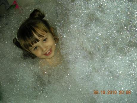 Kąpiel w pianie<a href="profile.php?lookup=97"> - joanna78</a><br/>
		         Komentarzy: 2
 Obejrzano:  28723 Ocena: <img src="images/star.gif" alt="*" style="vertical-align:middle"/><img src="images/star.gif" alt="*" style="vertical-align:middle"/><img src="images/star.gif" alt="*" style="vertical-align:middle"/><img src="images/star.gif" alt="*" style="vertical-align:middle"/><img src="images/star.gif" alt="*" style="vertical-align:middle"/>
