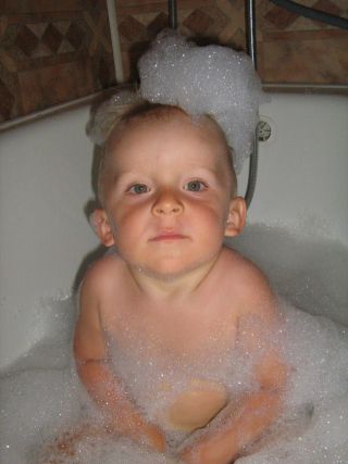 Chlapu...chlapu....<a href="profile.php?lookup=111"> - SzczesliwaMamusia</a><br/>
		         Komentarzy: 0
 Obejrzano:  32499 Ocena: Brak
