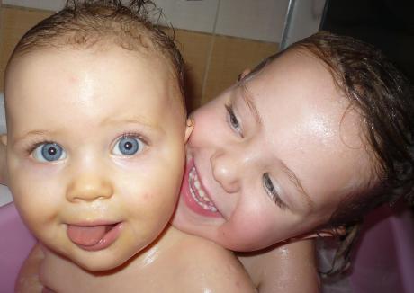 Kochane słodziaki!!!<a href="profile.php?lookup=527"> - iwonka</a><br/>
		         Komentarzy: 2
 Obejrzano:  30157 Ocena: <img src="images/star.gif" alt="*" style="vertical-align:middle"/><img src="images/star.gif" alt="*" style="vertical-align:middle"/><img src="images/star.gif" alt="*" style="vertical-align:middle"/><img src="images/star.gif" alt="*" style="vertical-align:middle"/><img src="images/star.gif" alt="*" style="vertical-align:middle"/>
