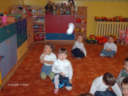 Weronisia<a href="profile.php?lookup=58"> - monia</a><br/>
		         Komentarzy: 0
 Obejrzano:  33134 Ocena: <img src="images/star.gif" alt="*" style="vertical-align:middle"/><img src="images/star.gif" alt="*" style="vertical-align:middle"/><img src="images/star.gif" alt="*" style="vertical-align:middle"/><img src="images/star.gif" alt="*" style="vertical-align:middle"/>
