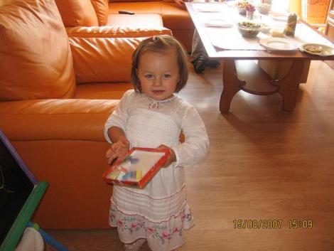 Mała "artystka"<a href="profile.php?lookup=120"> - Agnieszka_al</a><br/>
		         Komentarzy: 0
 Obejrzano:  33765 Ocena: Brak
