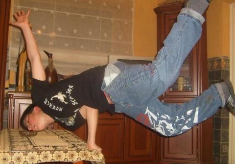 olo<a href="profile.php?lookup=388"> - Alex</a><br/>
		         Komentarzy: 1
 Obejrzano:  31512 Ocena: <img src="images/star.gif" alt="*" style="vertical-align:middle"/><img src="images/star.gif" alt="*" style="vertical-align:middle"/><img src="images/star.gif" alt="*" style="vertical-align:middle"/><img src="images/star.gif" alt="*" style="vertical-align:middle"/><img src="images/star.gif" alt="*" style="vertical-align:middle"/>
