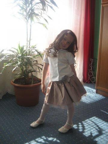 Dagunia<a href="profile.php?lookup=463"> - dagusia</a><br/>
		         Komentarzy: 1
 Obejrzano:  24277 Ocena: <img src="images/star.gif" alt="*" style="vertical-align:middle"/><img src="images/star.gif" alt="*" style="vertical-align:middle"/><img src="images/star.gif" alt="*" style="vertical-align:middle"/><img src="images/star.gif" alt="*" style="vertical-align:middle"/><img src="images/star.gif" alt="*" style="vertical-align:middle"/>
