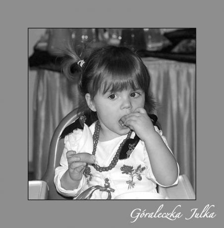 Góraleczka Julka<a href="profile.php?lookup=861"> - Jolanta</a><br/>
		         Komentarzy: 2
 Obejrzano:  22383 Ocena: <img src="images/star.gif" alt="*" style="vertical-align:middle"/><img src="images/star.gif" alt="*" style="vertical-align:middle"/><img src="images/star.gif" alt="*" style="vertical-align:middle"/><img src="images/star.gif" alt="*" style="vertical-align:middle"/><img src="images/star.gif" alt="*" style="vertical-align:middle"/>
