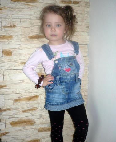 Moja modelka...:)<a href="profile.php?lookup=527"> - iwonka</a><br/>
		         Komentarzy: 1
 Obejrzano:  27438 Ocena: <img src="images/star.gif" alt="*" style="vertical-align:middle"/><img src="images/star.gif" alt="*" style="vertical-align:middle"/><img src="images/star.gif" alt="*" style="vertical-align:middle"/><img src="images/star.gif" alt="*" style="vertical-align:middle"/>
