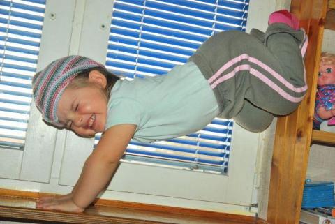 następny wyczyn :((((<a href="profile.php?lookup=240"> - maama</a><br/>
		         Komentarzy: 1
 Obejrzano:  27739 Ocena: <img src="images/star.gif" alt="*" style="vertical-align:middle"/><img src="images/star.gif" alt="*" style="vertical-align:middle"/><img src="images/star.gif" alt="*" style="vertical-align:middle"/><img src="images/star.gif" alt="*" style="vertical-align:middle"/><img src="images/star.gif" alt="*" style="vertical-align:middle"/>
