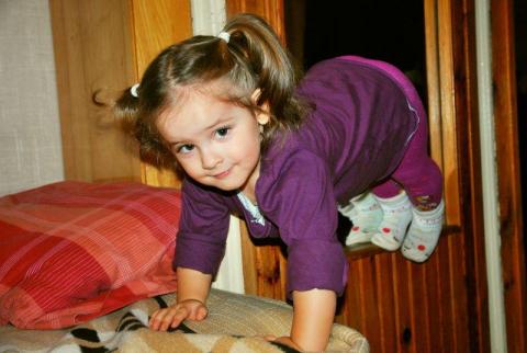 tak też się da...<a href="profile.php?lookup=240"> - maama</a><br/>
		         Komentarzy: 2
 Obejrzano:  27987 Ocena: <img src="images/star.gif" alt="*" style="vertical-align:middle"/><img src="images/star.gif" alt="*" style="vertical-align:middle"/><img src="images/star.gif" alt="*" style="vertical-align:middle"/><img src="images/star.gif" alt="*" style="vertical-align:middle"/><img src="images/star.gif" alt="*" style="vertical-align:middle"/>
