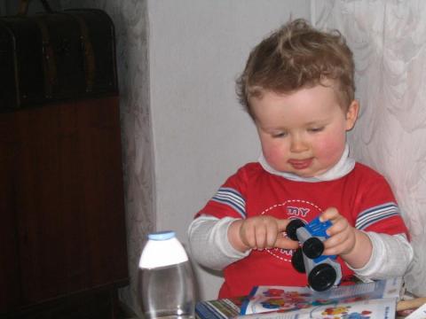 Muszę naprawić<a href="profile.php?lookup=185"> - majka512</a><br/>
		         Komentarzy: 2
 Obejrzano:  33214 Ocena: <img src="images/star.gif" alt="*" style="vertical-align:middle"/><img src="images/star.gif" alt="*" style="vertical-align:middle"/><img src="images/star.gif" alt="*" style="vertical-align:middle"/><img src="images/star.gif" alt="*" style="vertical-align:middle"/>
