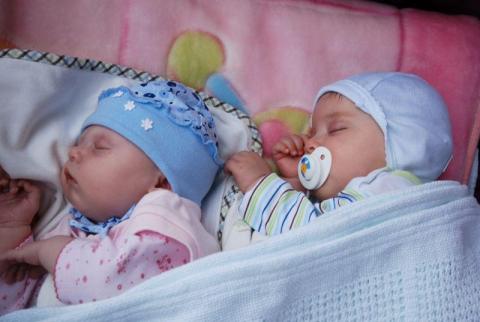 sjesta z Kinią<a href="profile.php?lookup=240"> - maama</a><br/>
		         Komentarzy: 1
 Obejrzano:  40126 Ocena: Brak
