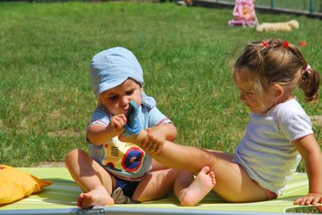 ????????? :)))<a href="profile.php?lookup=240"> - maama</a><br/>
		         Komentarzy: 2
 Obejrzano:  27954 Ocena: <img src="images/star.gif" alt="*" style="vertical-align:middle"/><img src="images/star.gif" alt="*" style="vertical-align:middle"/><img src="images/star.gif" alt="*" style="vertical-align:middle"/><img src="images/star.gif" alt="*" style="vertical-align:middle"/><img src="images/star.gif" alt="*" style="vertical-align:middle"/>
