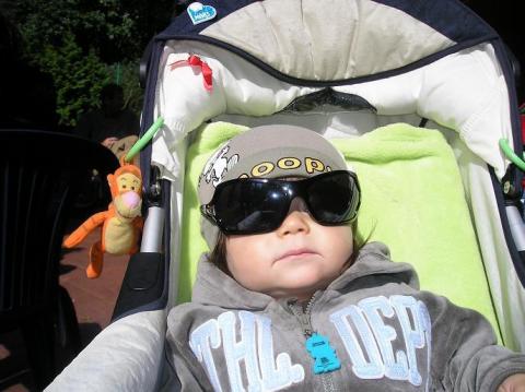 Jestem maczo<a href="profile.php?lookup=233"> - monika1981</a><br/>
		         Komentarzy: 1
 Obejrzano:  43648 Ocena: <img src="images/star.gif" alt="*" style="vertical-align:middle"/><img src="images/star.gif" alt="*" style="vertical-align:middle"/><img src="images/star.gif" alt="*" style="vertical-align:middle"/><img src="images/star.gif" alt="*" style="vertical-align:middle"/>
