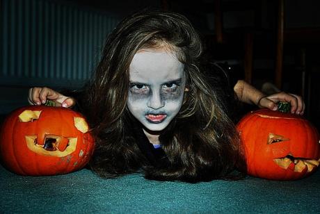 ...<a href="profile.php?lookup=240"> - maama</a><br/>
		         Komentarzy: 0
 Obejrzano:  25161 Ocena: <img src="images/star.gif" alt="*" style="vertical-align:middle"/><img src="images/star.gif" alt="*" style="vertical-align:middle"/><img src="images/star.gif" alt="*" style="vertical-align:middle"/><img src="images/star.gif" alt="*" style="vertical-align:middle"/><img src="images/star.gif" alt="*" style="vertical-align:middle"/>
