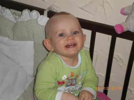 OLIWIA<a href="profile.php?lookup=495"> - anitaptak34</a><br/>
		         Komentarzy: 2
 Obejrzano:  24141 Ocena: <img src="images/star.gif" alt="*" style="vertical-align:middle"/><img src="images/star.gif" alt="*" style="vertical-align:middle"/><img src="images/star.gif" alt="*" style="vertical-align:middle"/><img src="images/star.gif" alt="*" style="vertical-align:middle"/><img src="images/star.gif" alt="*" style="vertical-align:middle"/>
