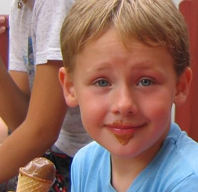 Nawet nie smakuje źle.<a href="profile.php?lookup=1"> - piotr</a><br/>
		         Komentarzy: 1
 Obejrzano:  42722 Ocena: <img src="images/star.gif" alt="*" style="vertical-align:middle"/><img src="images/star.gif" alt="*" style="vertical-align:middle"/><img src="images/star.gif" alt="*" style="vertical-align:middle"/><img src="images/star.gif" alt="*" style="vertical-align:middle"/>
