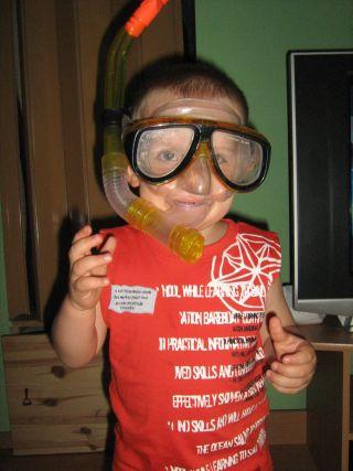 nurek przed kąpielą<a href="profile.php?lookup=111"> - SzczesliwaMamusia</a><br/>
		         Komentarzy: 1
 Obejrzano:  31935 Ocena: <img src="images/star.gif" alt="*" style="vertical-align:middle"/><img src="images/star.gif" alt="*" style="vertical-align:middle"/><img src="images/star.gif" alt="*" style="vertical-align:middle"/><img src="images/star.gif" alt="*" style="vertical-align:middle"/>
