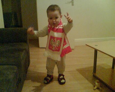 Polska, gola!!!!<a href="profile.php?lookup=108"> - sylwia1310</a><br/>
		         Komentarzy: 1
 Obejrzano:  34274 Ocena: <img src="images/star.gif" alt="*" style="vertical-align:middle"/><img src="images/star.gif" alt="*" style="vertical-align:middle"/><img src="images/star.gif" alt="*" style="vertical-align:middle"/><img src="images/star.gif" alt="*" style="vertical-align:middle"/>
