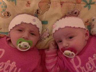 laura i lilianka<a href="profile.php?lookup=582"> - mamusia24</a><br/>
		         Komentarzy: 3
 Obejrzano:  28683 Ocena: Brak
