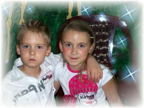 Rodzeństwo<a href="profile.php?lookup=158"> - aneta</a><br/>
		         Komentarzy: 1
 Obejrzano:  25961 Ocena: <img src="images/star.gif" alt="*" style="vertical-align:middle"/><img src="images/star.gif" alt="*" style="vertical-align:middle"/><img src="images/star.gif" alt="*" style="vertical-align:middle"/><img src="images/star.gif" alt="*" style="vertical-align:middle"/><img src="images/star.gif" alt="*" style="vertical-align:middle"/>
