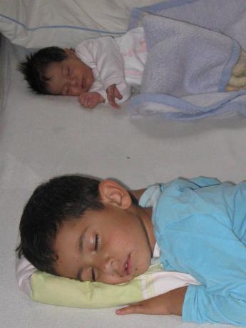 sara i amir<a href="profile.php?lookup=555"> - marta_korab</a><br/>
		         Komentarzy: 1
 Obejrzano:  28898 Ocena: <img src="images/star.gif" alt="*" style="vertical-align:middle"/><img src="images/star.gif" alt="*" style="vertical-align:middle"/><img src="images/star.gif" alt="*" style="vertical-align:middle"/><img src="images/star.gif" alt="*" style="vertical-align:middle"/><img src="images/star.gif" alt="*" style="vertical-align:middle"/>
