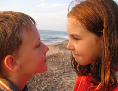 Ciągle razem !<a href="profile.php?lookup=1"> - piotr</a><br/>
		         Komentarzy: 2
 Obejrzano:  41798 Ocena: <img src="images/star.gif" alt="*" style="vertical-align:middle"/><img src="images/star.gif" alt="*" style="vertical-align:middle"/><img src="images/star.gif" alt="*" style="vertical-align:middle"/><img src="images/star.gif" alt="*" style="vertical-align:middle"/>
