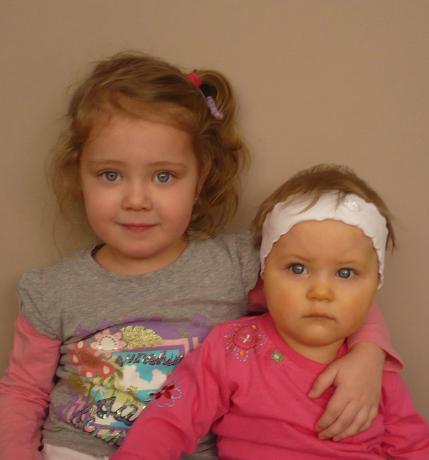 Oliwia i Vanessa<a href="profile.php?lookup=527"> - iwonka</a><br/>
		         Komentarzy: 4
 Obejrzano:  33736 Ocena: <img src="images/star.gif" alt="*" style="vertical-align:middle"/><img src="images/star.gif" alt="*" style="vertical-align:middle"/><img src="images/star.gif" alt="*" style="vertical-align:middle"/><img src="images/star.gif" alt="*" style="vertical-align:middle"/><img src="images/star.gif" alt="*" style="vertical-align:middle"/>
